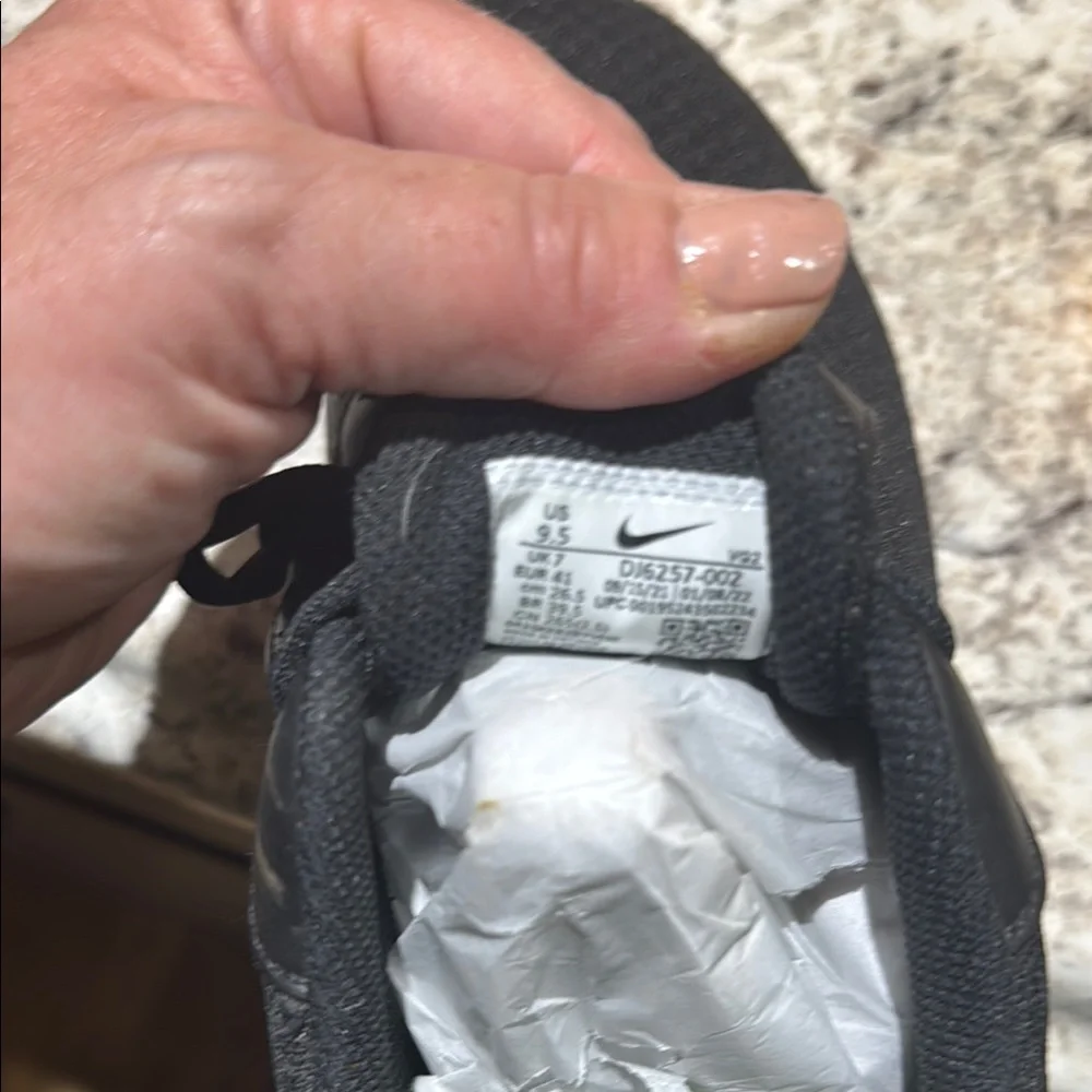 Nike Women's Black Athletic Shoes - Picture 4 of 5